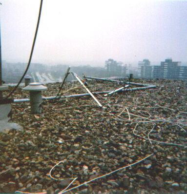 Keizerstad 91.1 even uit de lucht. Februari 1988. De Delta flat- en antenne- is net niet te zien.